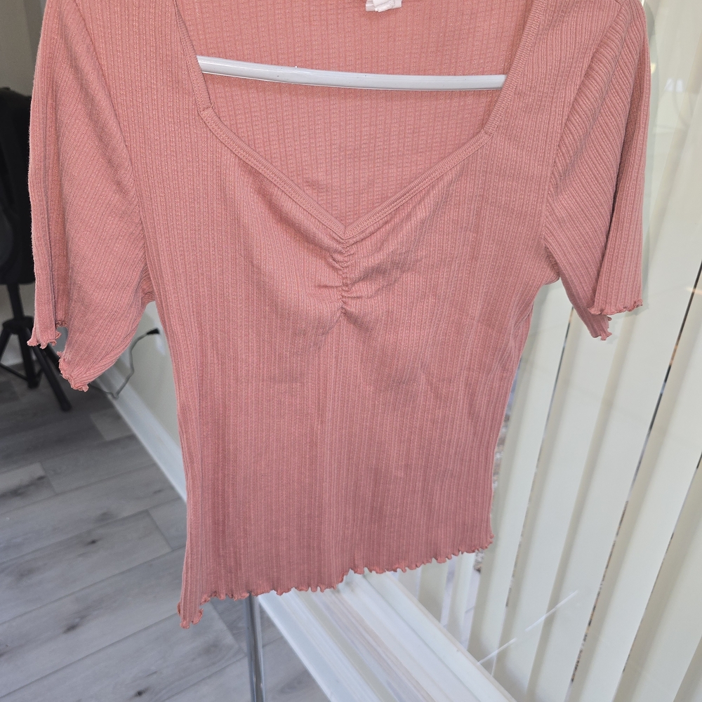 GAP Ribbed V-Neck Tee